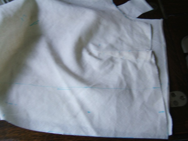 showing the fold unfolding despite having had a weight on it