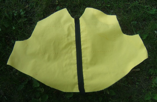 front yoke sewn to zipper, right side