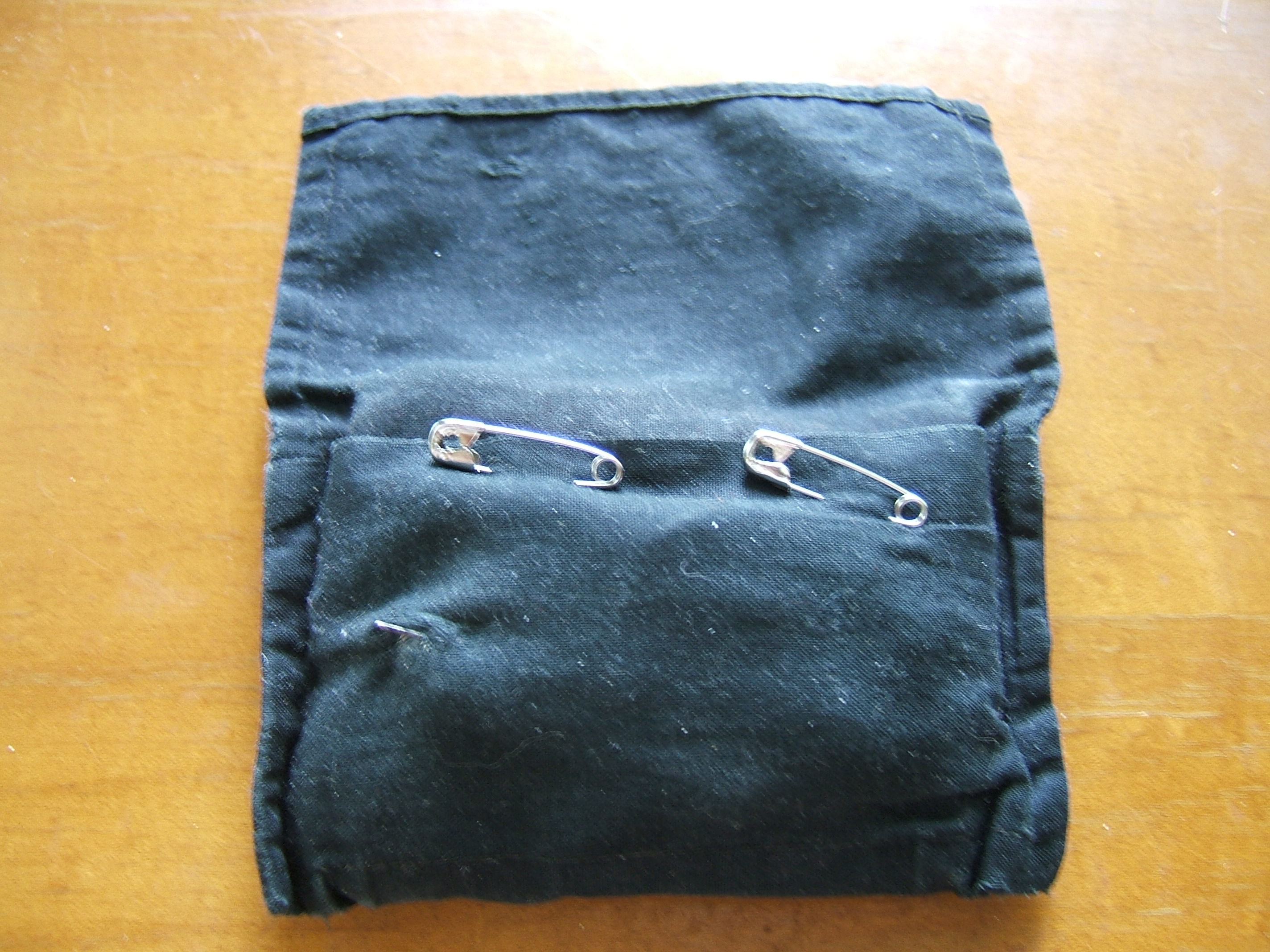 pocket bag, pin side (pins fuzzy)