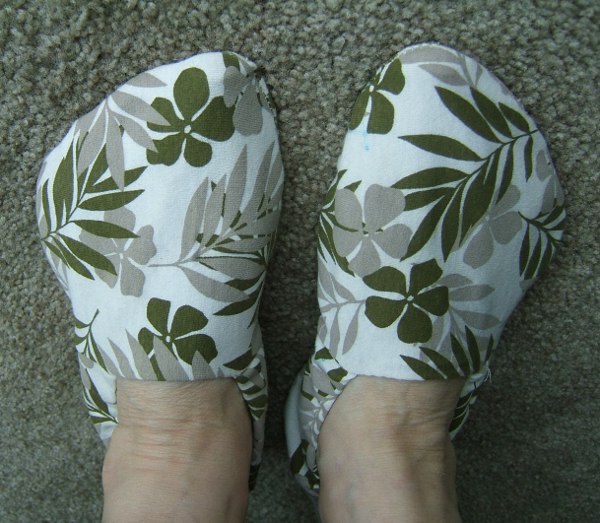 villa-olive 
                      slippers
